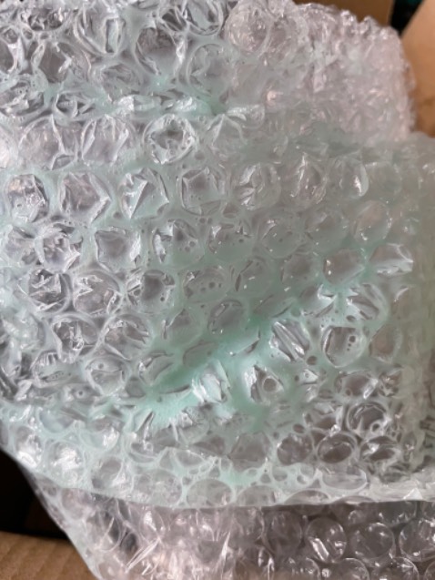 Gói quá tệ ,  kiểu gì để đổ cả nửa chai dầu gội