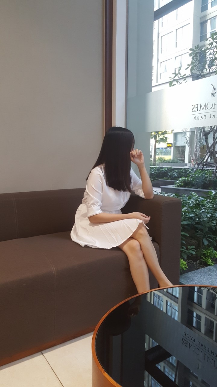 Vải đẹp lắm. Dáng áo đẹp. Mặc nhìn trẻ trung năng động vô cùng. Được kiểm hàng trước khi nhận nên yên tâm tin tưởng Tiki vô cùng. Thanks.