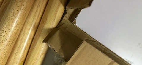 Tui mua 2 cai bàn mà 1 cai bị dập 3 góc bàn. Tui muốn dc đổi 1 cái bi dập