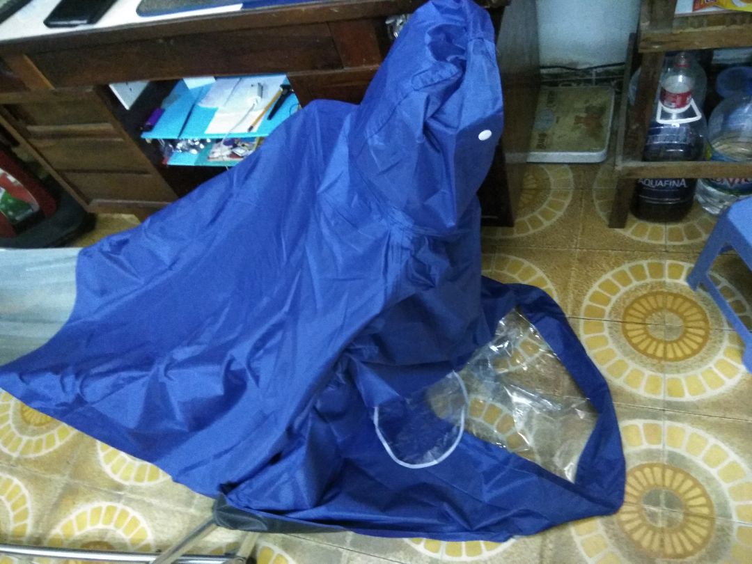 Không biết đây là lần thứ mấy rồi mà tiki vẫn giao không đúng hàng mà tôi đã đặt! Tôi đặt áo mưa đôi cơ mà, tem bên ngoài vẫn để áo mưa đôi nhưng bên trong lại là áo mưa đơn. Sao cứ giao sai hoài vậy?