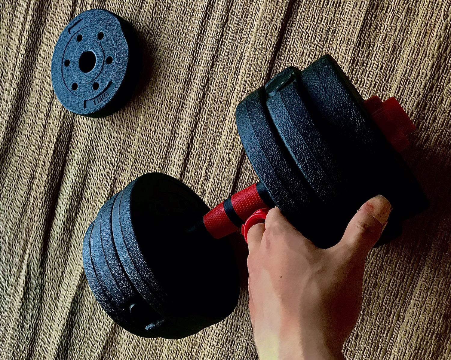 Đong gói tốt kĩ càng, tổng trọng lg 10kg là tính cả cái thanh, chứ bánh tạ chỉ có 9kg thôi.
Nhưng dùng ok với cả gọn, tập mất thời gian xoáy vòng ra vào để lắp thôi. Cái roăng là nhựa nên hi vọng ko bị kẹt do biến dạng.
Hài lòng Đong gói tốt kĩ càng, tổng trọng lg 10kg là tính cả cái thanh, chứ bánh tạ chỉ có 9kg thôi.
Nhưng dùng ok với cả gọn, tập mất thời gian xoáy vòng ra vào để lắp thôi. Cái roăng là nhựa nên hi vọng ko bị kẹt do biến dạng.
Hài lòng