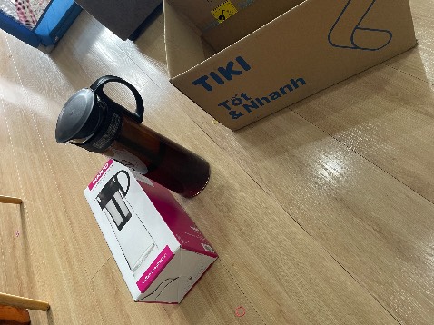 Giao hàng nhanh, đóng gói kỹ càng. Hàng đẹp, bình thuỷ tinh mỏng nhẹ, cao cấp. Thank Tiki and shop