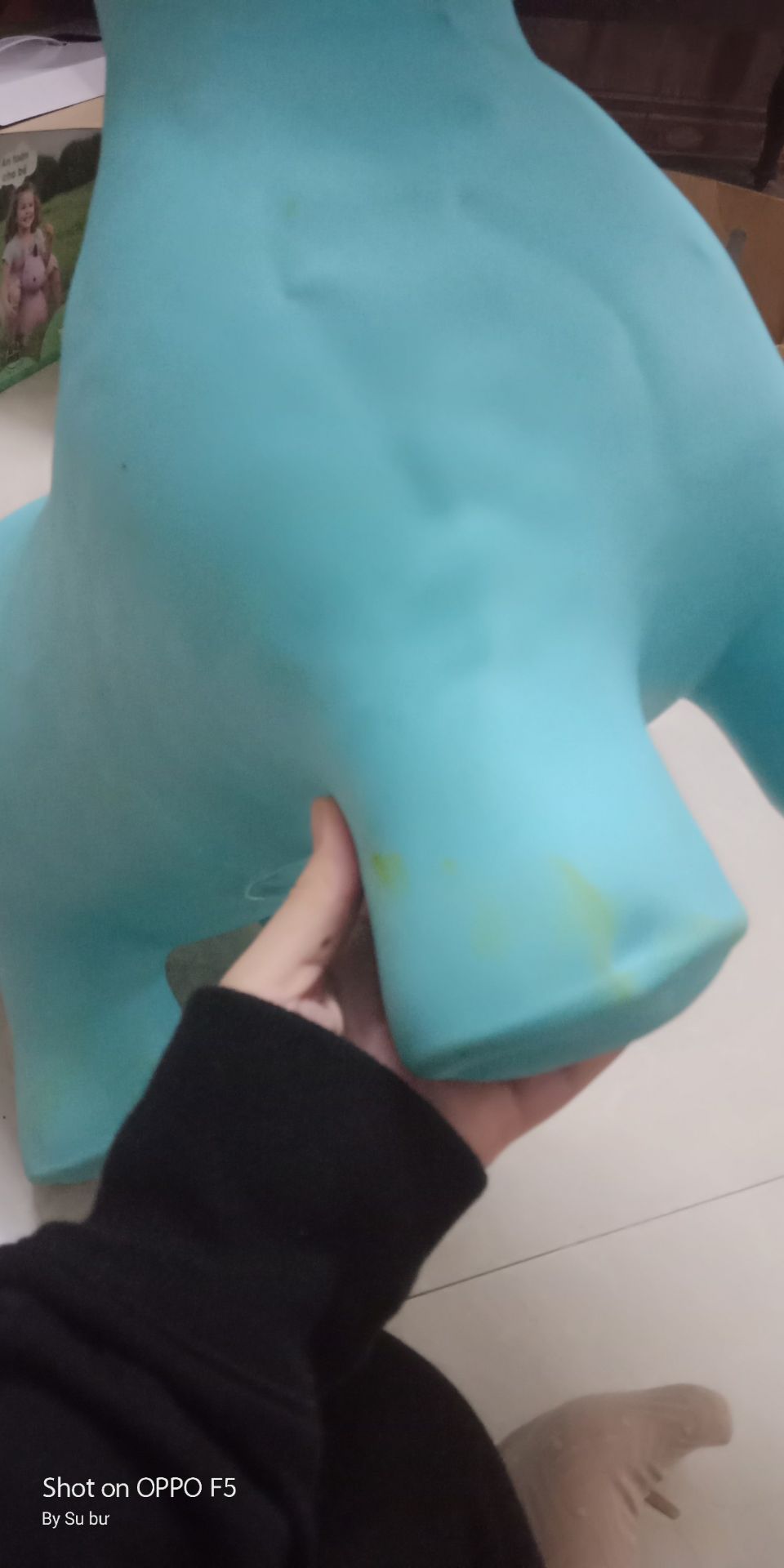 Sản phẩm bị nhơ nhiều chỗ, hàng cũ