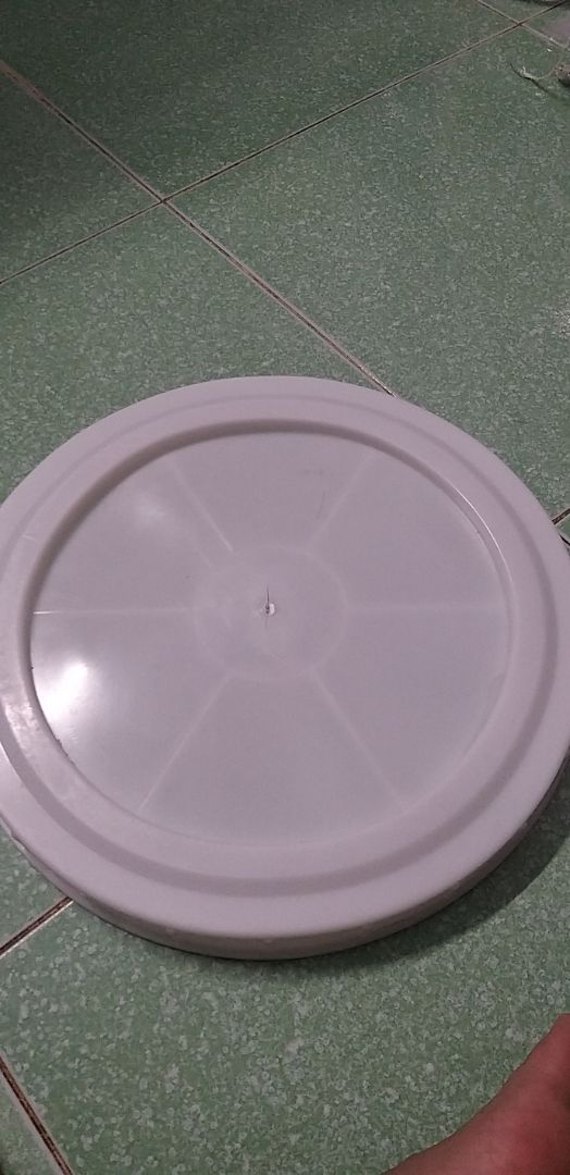 nắp bình bị nứt, sản phẩm quá bẩn