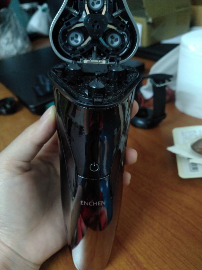 Nói là lưỡi thay thế cho dòng máy enchen. mình mua cho máy enchen 3 nhưng mình lắp mãi không vào khớp, xem kĩ lại thấy lưỡi bị nhỏ hơn lưỡi cũ và là lưỡi enchen 1. Bực mình