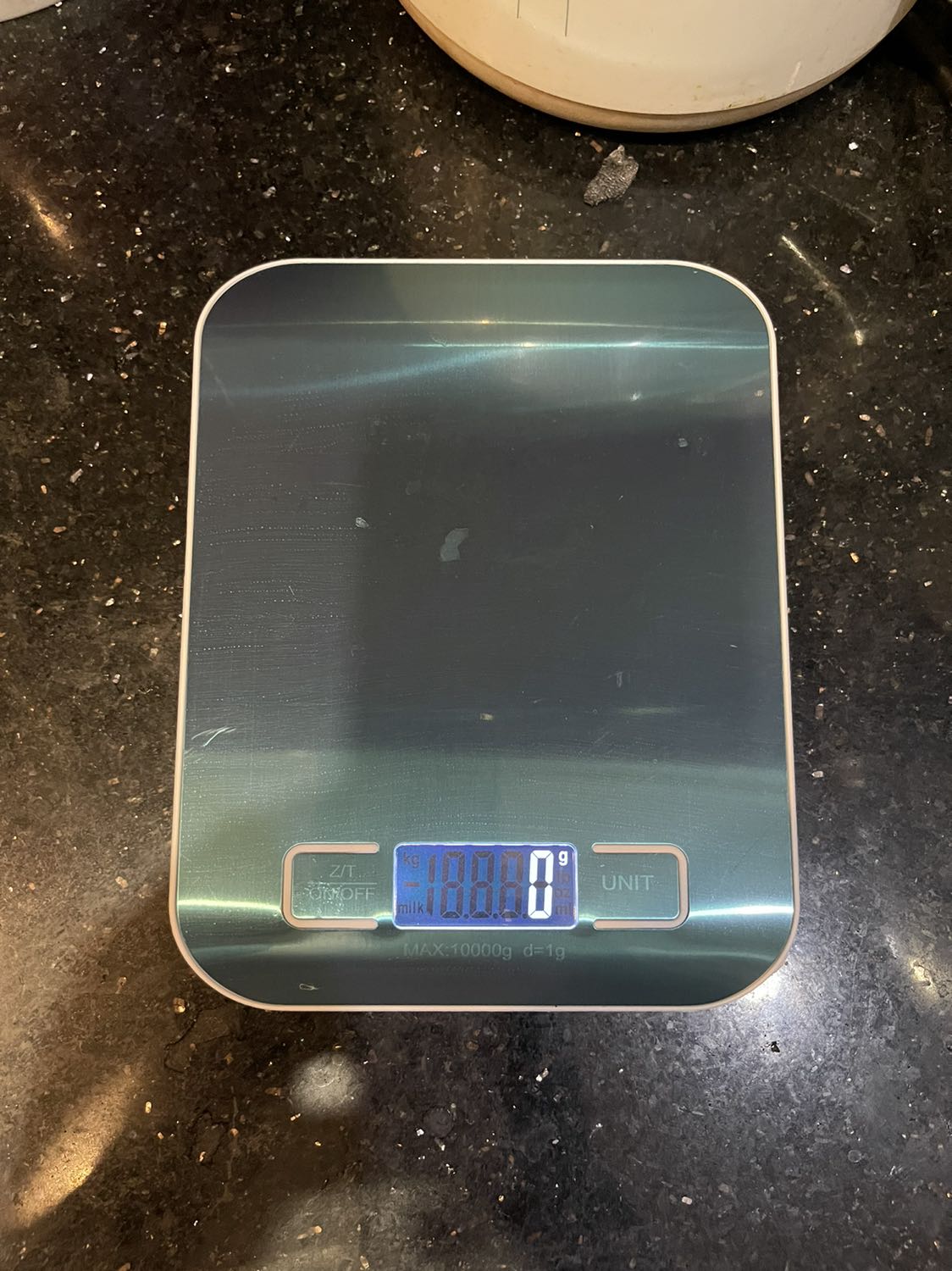 Hình thức cân đẹp. Tuy nhiên về hoạt động thì cảm giác chưa được chính xác.
Cùng một sản phẩm đặt lên 2 lần liên tiếp thì cho ra 2 kết quả có chênh lệch. Hình thức cân đẹp. Tuy nhiên về hoạt động thì cảm giác chưa được chính xác.
Cùng một sản phẩm đặt lên 2 lần liên tiếp thì cho ra 2 kết quả có chênh lệch.