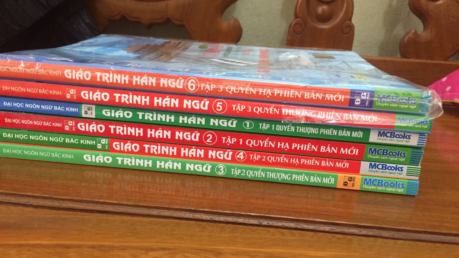 Sách rất hài lòng. Chưa dùng mà đã biết là sách tốt, giao hàng nhanh, được kiểm tra hàng trước khi nhận. Sách mới tinh ko bị rách cùng nhà sx