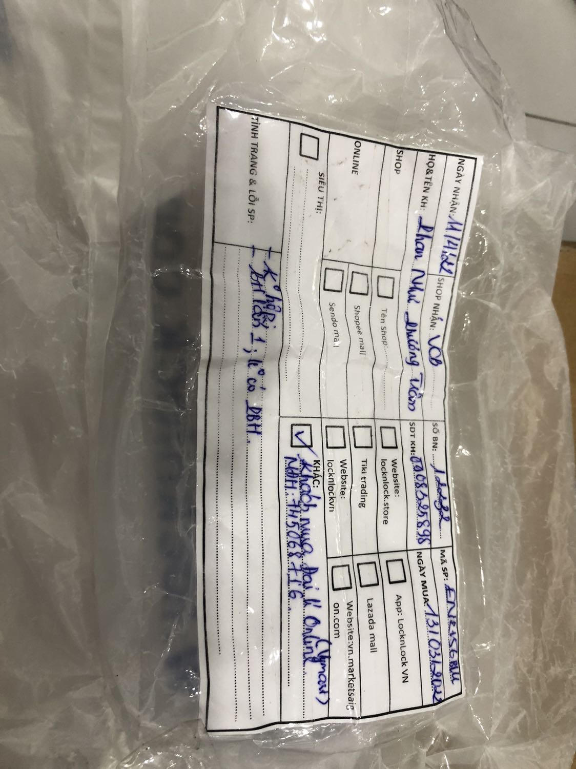 Gởi lộn cho mình hàng cũ không đúng tên mình…do mình đi làm con trai mình còn nhỏ nên không biết kiểm tra nên nhận hàng cũ nhờ Tiki đổi lại giùm mình.