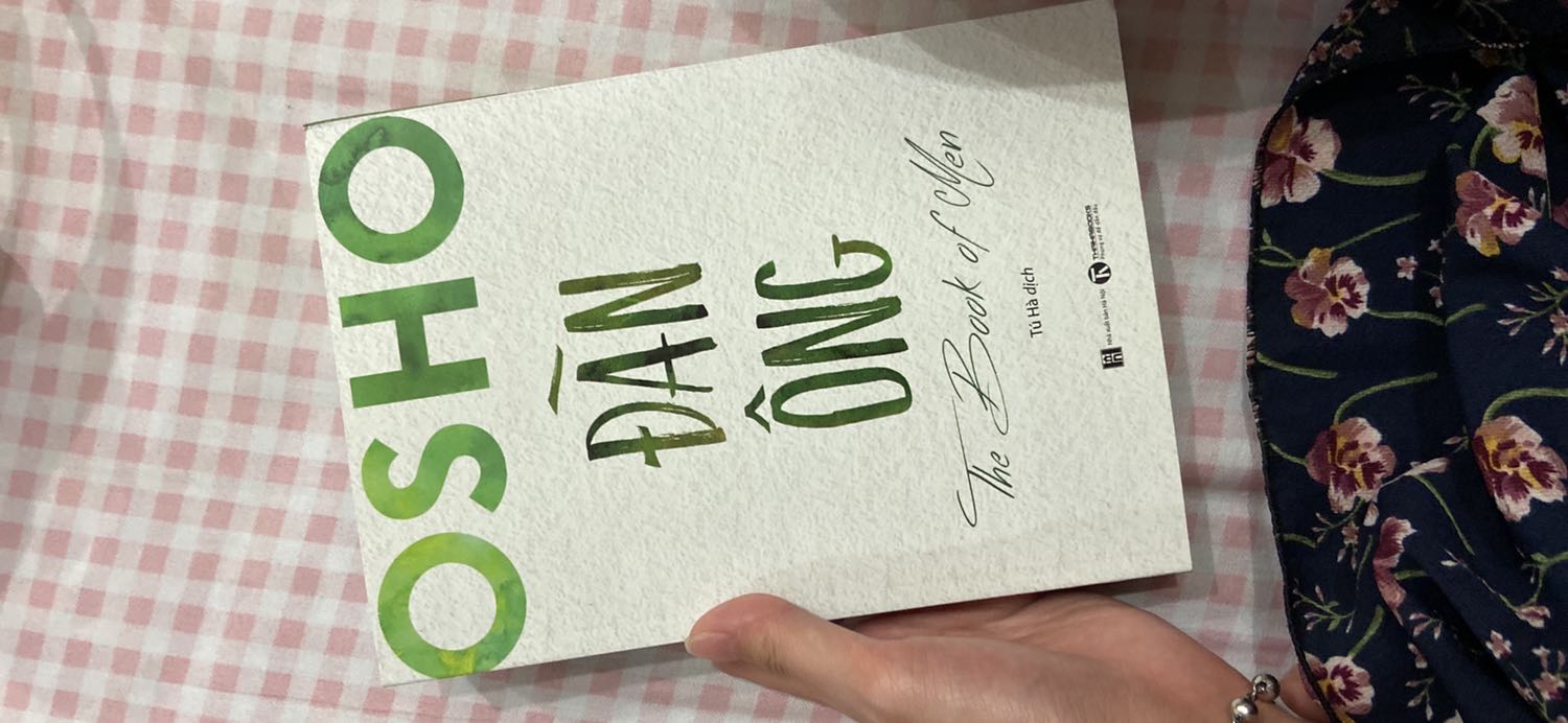 Fahasa gói cẩn thận lắm. Có bọc xópp rồi còn bọc nilon nữa. Giao hàng nhanh