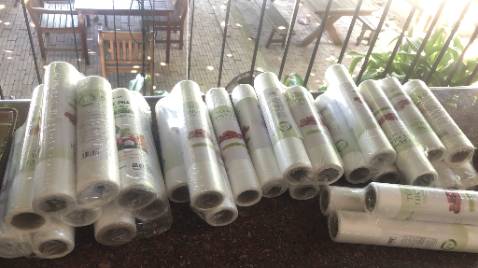 Giao thiếu hàng. Mua 10 cuộn 1kg kích thước 20*30, giao 10 bó 7 lạng, kích thước sai.