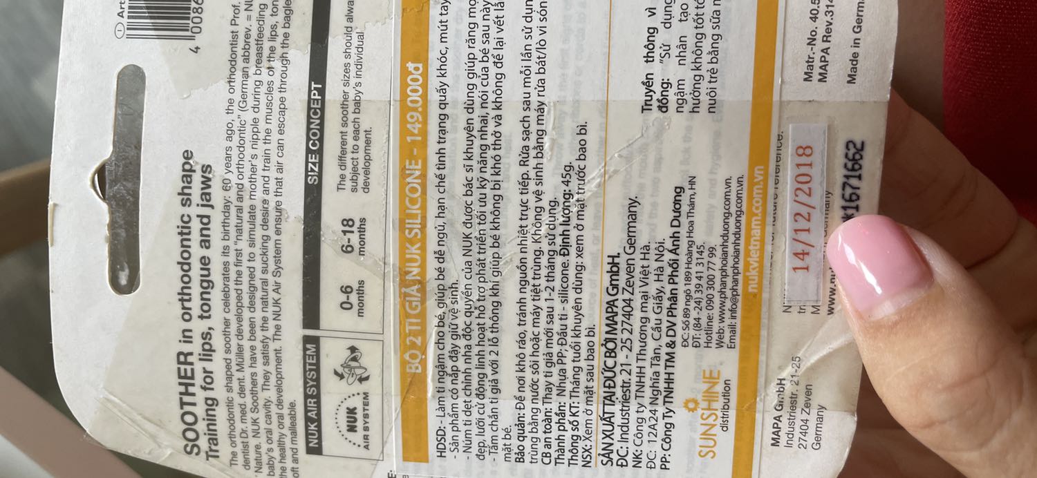 Bao bì cũ, chắp vá, hạn sử dụng quá cũ, nhìn như hàng đã sử dụng rồi