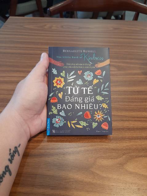 Tưởng sách to nhưng quyển khổ nhỏ, bao bì đẹp.
Tiki dịch vụ tốt. NV giao hàng rất nhiệt tình, thân thiện.