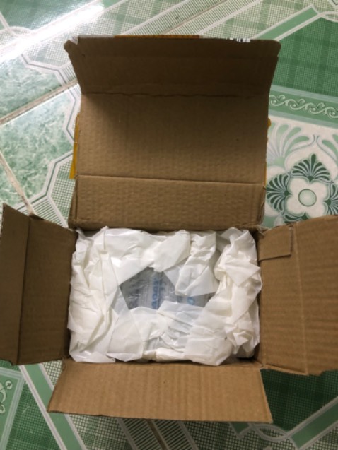 Pin giao như hình. Shop gói khá kĩ. Đã sạc sẵn trước