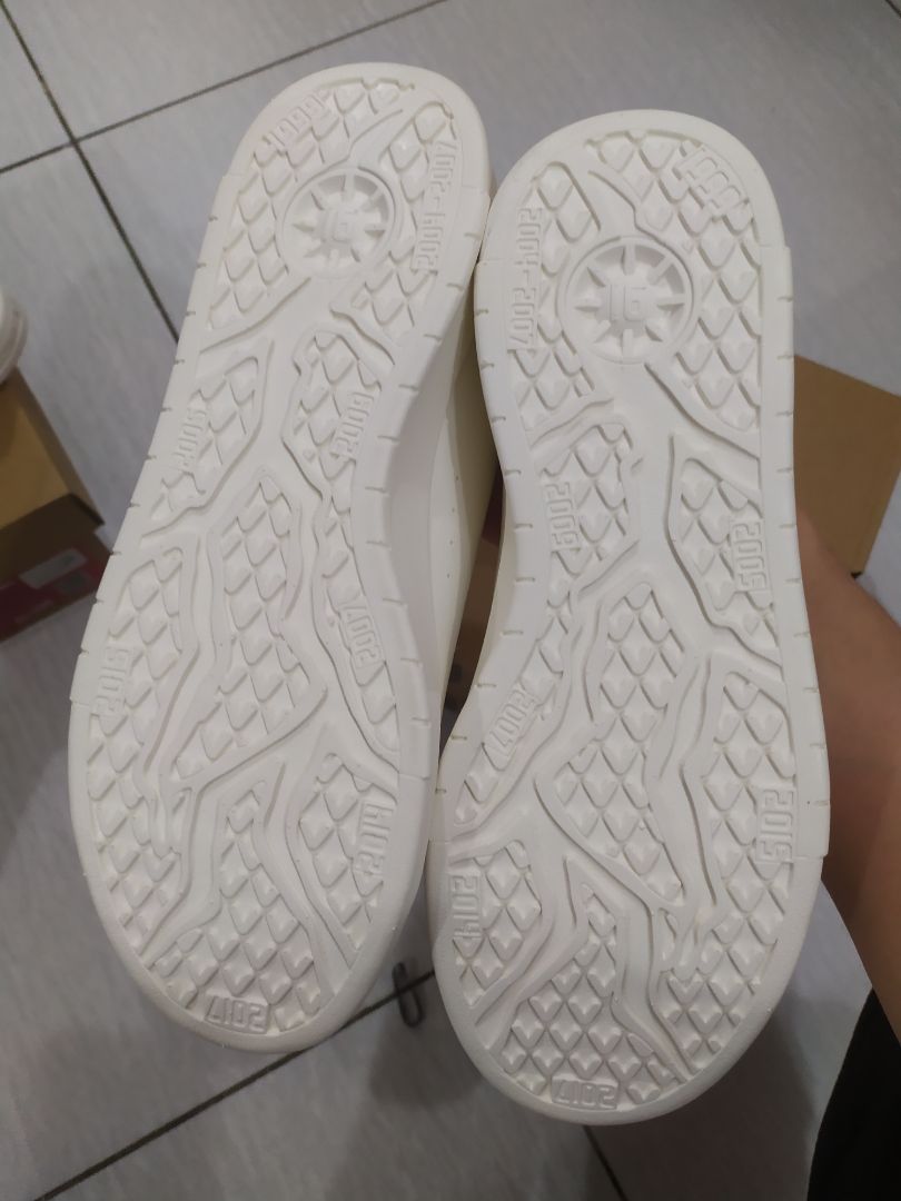 giày đẹp, chuẩn form, dễ lau chùi. cảm ơn shop đã tư vấn nhiệt tình