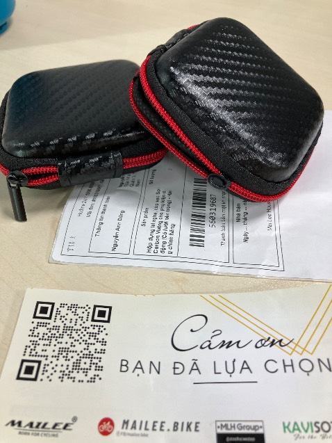 Mua 2 sản phẩm thì 1 sản phẩm bị lỗi (dây kéo bị mất tay móc để kéo mở khoá) như hình