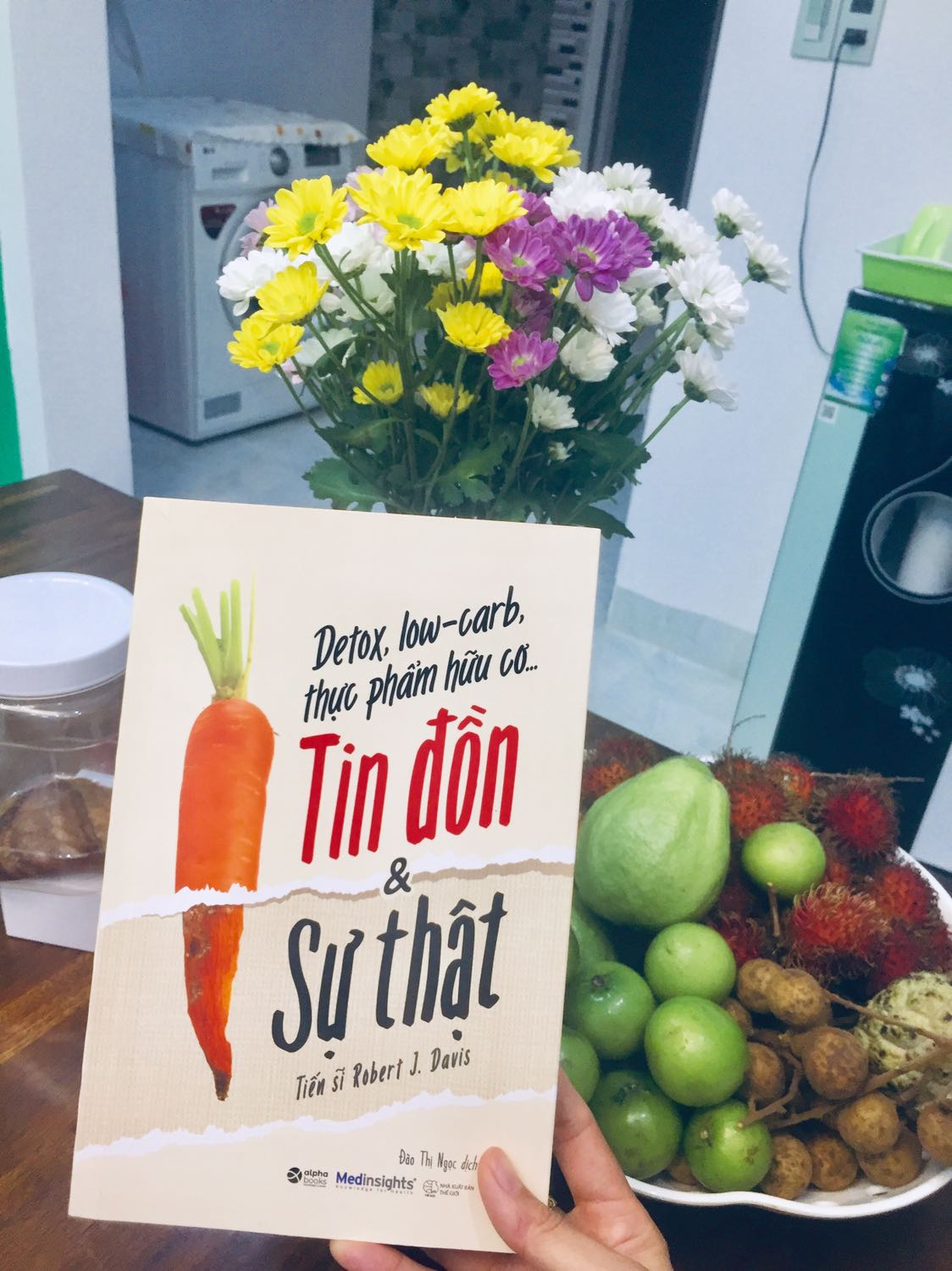 sách hay, đọc sách xong hiểu thêm nhiều thông tin, nói đến dinh dưỡng thì cân nhắc lợi-hại để vận dụng. sách fahasha trên Tiki giao hàng nhanh, có nhiều đợt giảm giá thấy rất là thích. 5 sao.