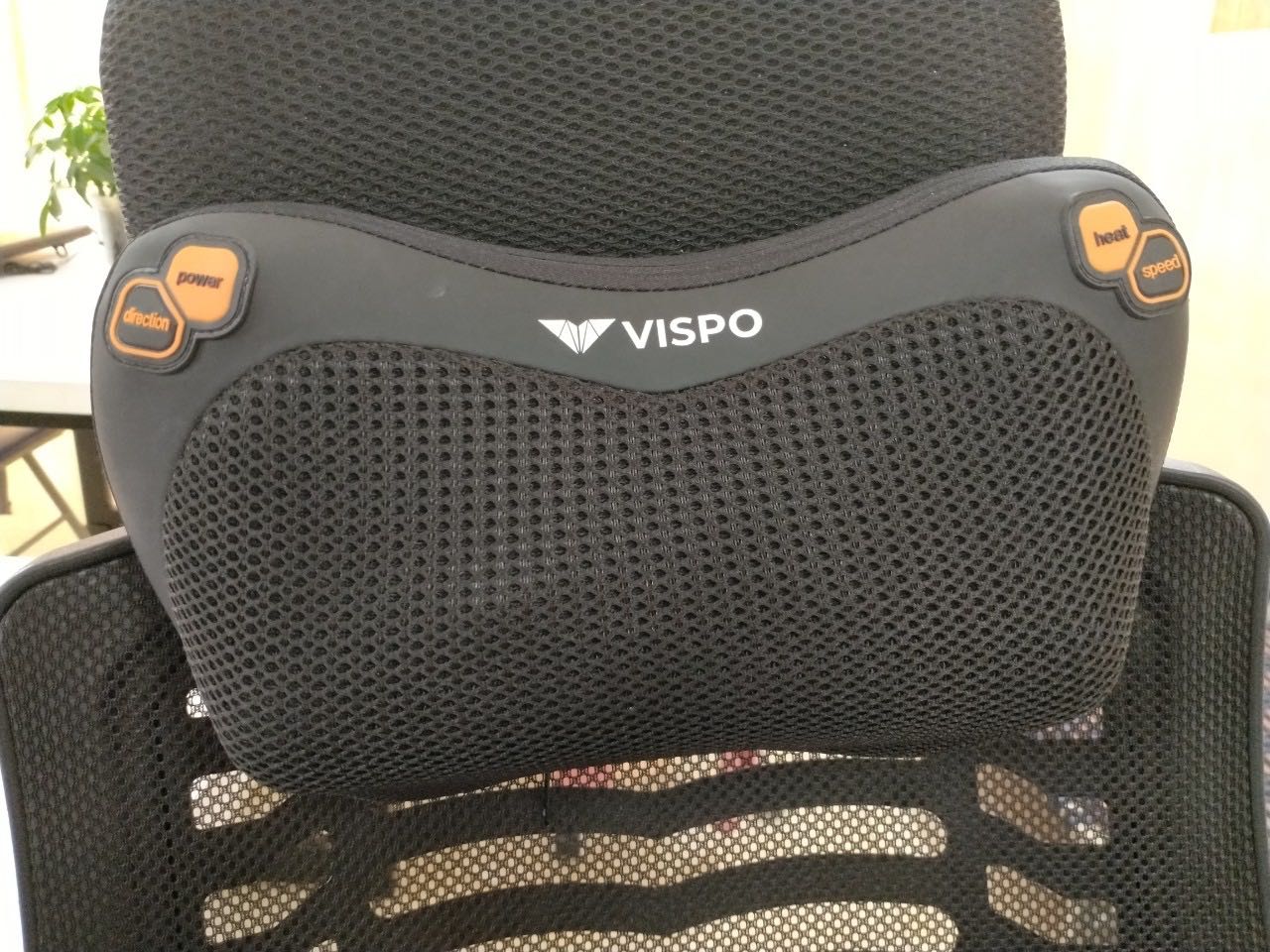 Gối dùng vừa vặn với cổ massage thoải mái, ngồi văn phòng dùng loại này rất thích hợp, nhỏ gọn mà còn vừa với ghế ngồi. có đai cố định sau gối. Shop giao hàng nhanh, đóng gói cẩn thận, sẽ ủng hộ shop thêm để dùng trên ô tô