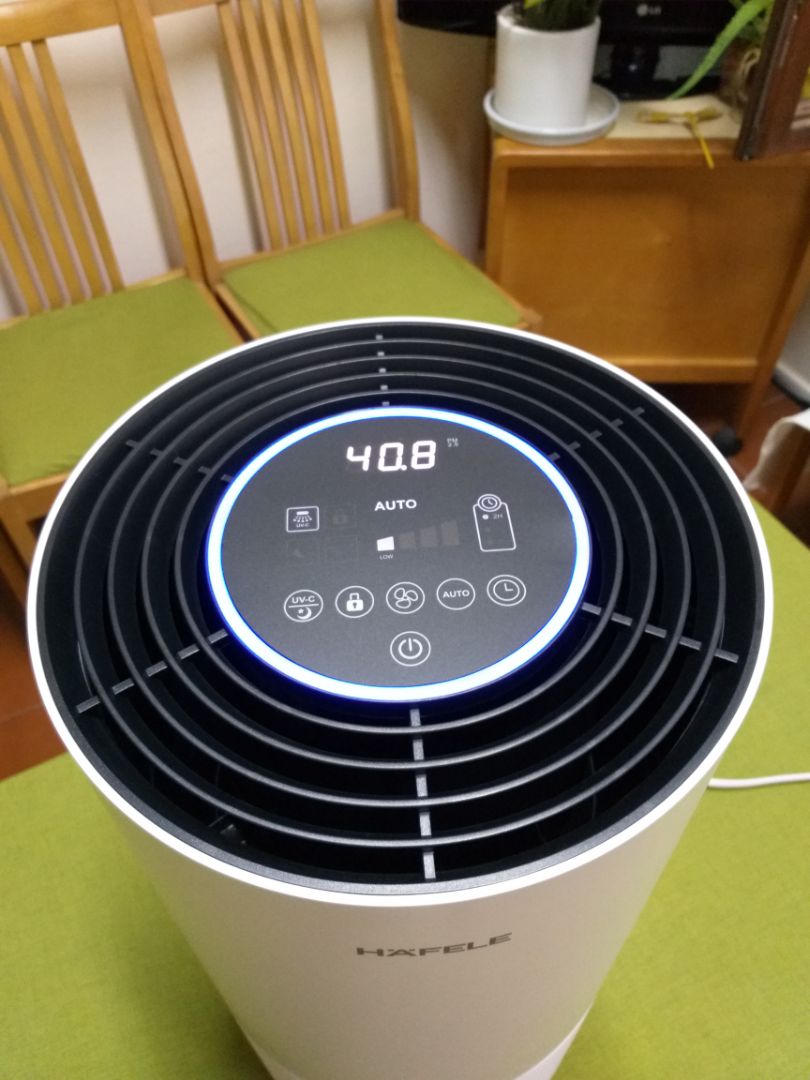 máy dùng êm, chạy có vẻ tốt ở phòng diện tích hẹp! khả năng khử mùi phòng có vẻ tốt! mọi ng mua nhớ mở nắp đáy máy, lấy nilon ra khỏi bộ lọc rồi hãng cắm và dùng nhé!