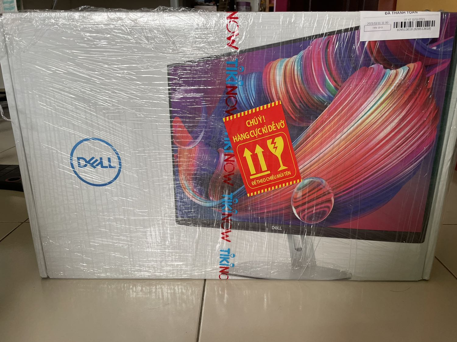 Tiki giao hàng nhanh, xác nhận đúng người mới giao. Màn hình 24inch tuyệt vời luôn các bác. Mình mua để làm việc ở nhà trong đợt dịch, ko làm mình thất vọng. Phù hợp để xem phim giải trí nữa.