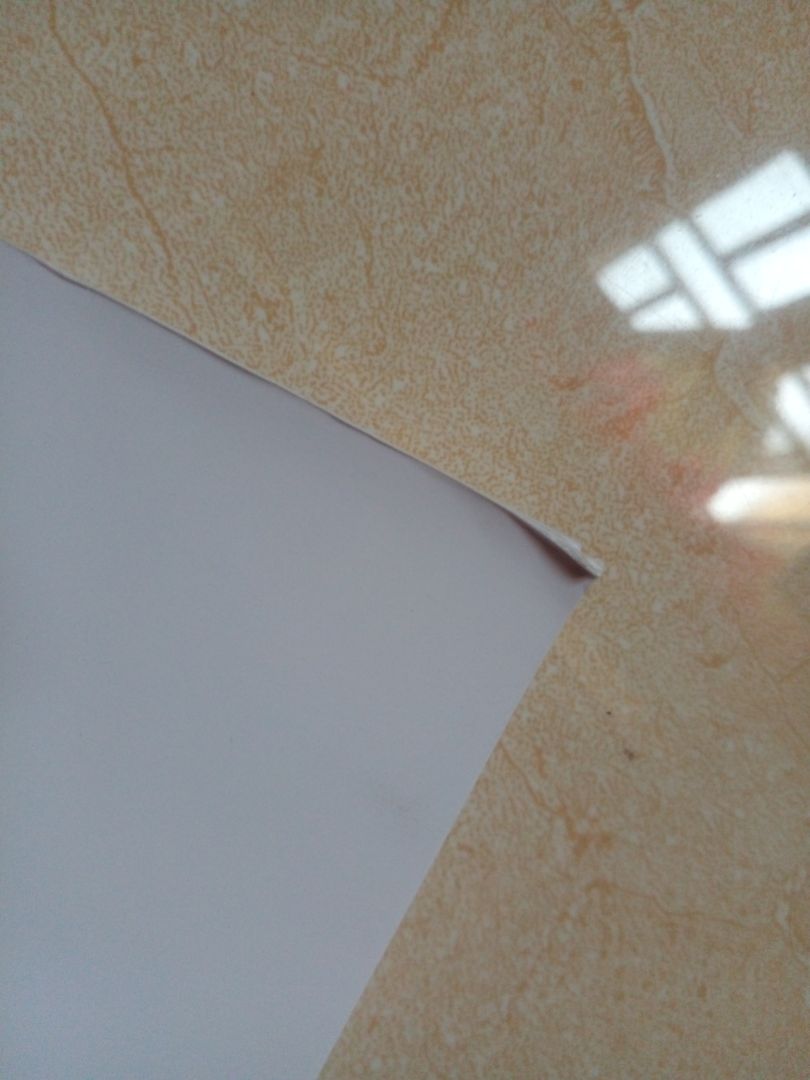 - Vận chuyển : nhanh, mình mới đặt trưa hôm qua mà trưa hôm nay đã nhận được hàng rồi, shipper thân thiện.
- Sản phẩm: ở mép hơi móp một chút chắc là do vận chuyển, sách to hơn mình nghĩ nhiều, giấy cũng không quá dày..( cỡ 180gsm đổ lại) giấy này không thiên về tô màu nước nên mn nhớ chú ý kẻo dính tờ phía dưới thì khổ •-•..nói chung là đáng mua, giá cả khá hợp lí( mình mua chăng đợt giảm giá nên chỉ có 39k thui~) 
Hôm nào trời mưa đem ra tô rất là chill~ á nhaa :33