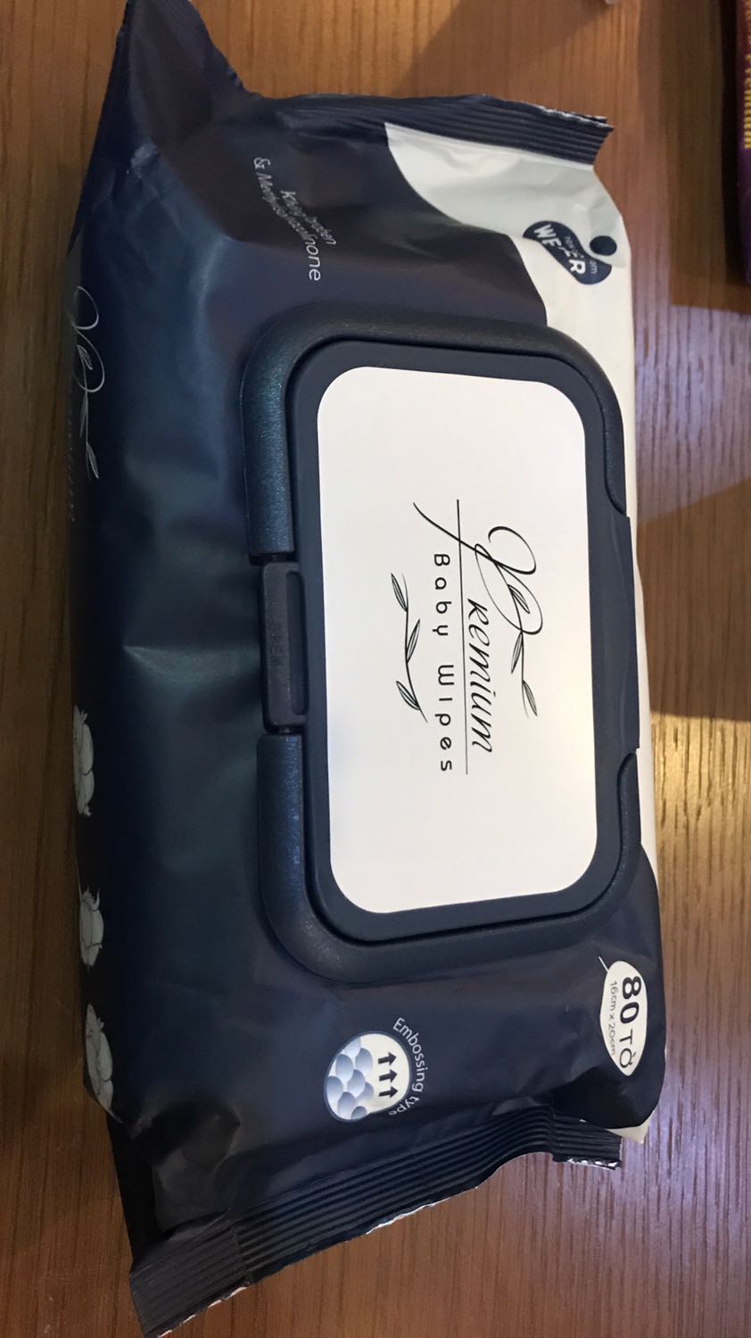 Chất giấy dày, không bị sơ. Dùng tốt trong tầm giá.