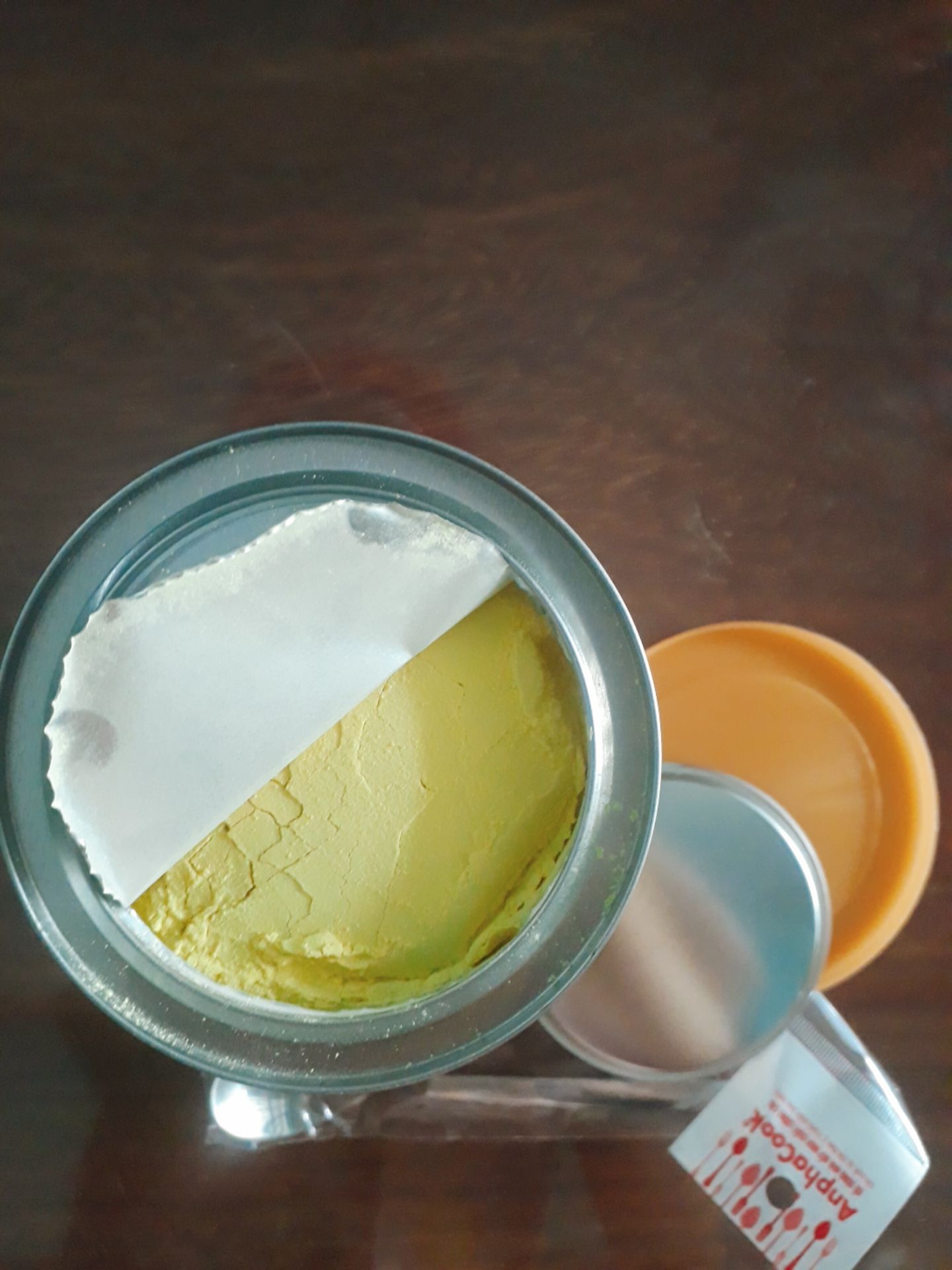 tiki giao nhanh, thích cách đóng hộp sp rất chuyên nghiệp, thông tin sp ghi rõ ràng. còn đc tặng kèm muỗng.Hàng date mới. Tinh bột nghệ mịn dễ uống, đắp mặt k bị vàng. Cực kì hài lòng. Hết sẽ mua tiếp.