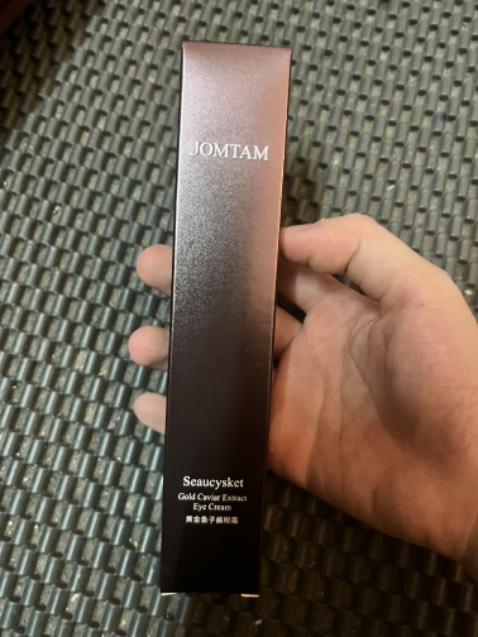 Giá rẻ, rung bình thường, không cảm nhận được mấy. Có thành phần nào đó không hợp với mắt nên bị cay mắt.