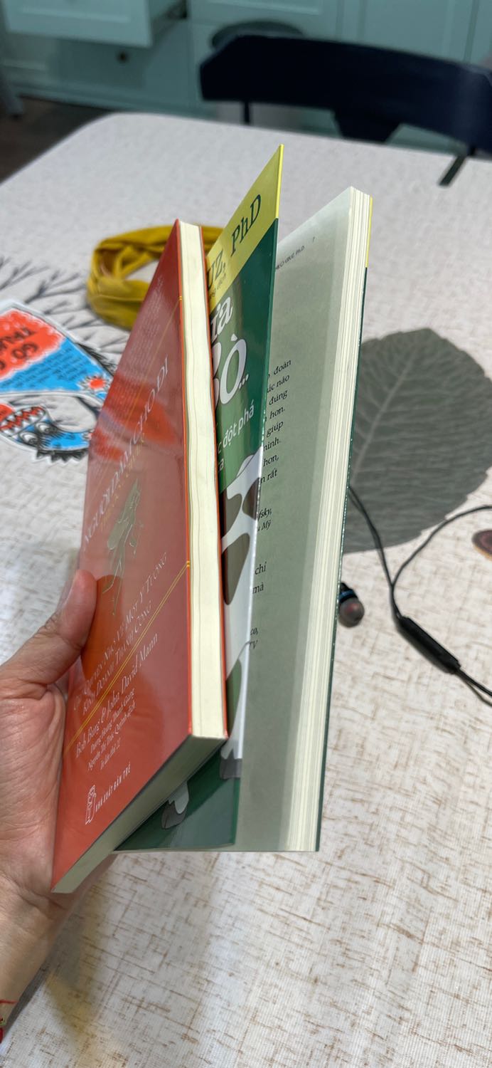 Thời gian ship hàng nhanh, đóng gói cẢn thận, sách còn mới. Mình chỉ cần cuốn "Ngày xưa có một ***" nhưng vì combo nên mua luôn cả 2. Tiki khá nhiều combo sách hay.ủng hộ