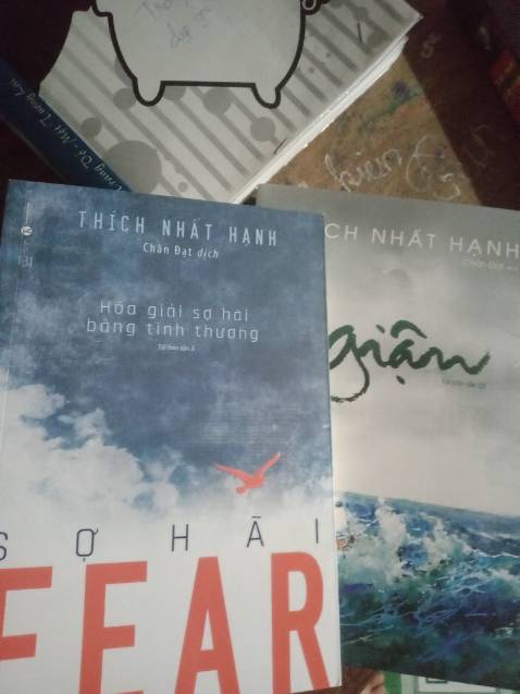 Sách in ấn đẹp tuyệt vời, thơm mùi sách mới, sách khá hay và ý nghĩa, nó cho chúng ta sự an lạc và hạnh phúc, rất đáng để đọc