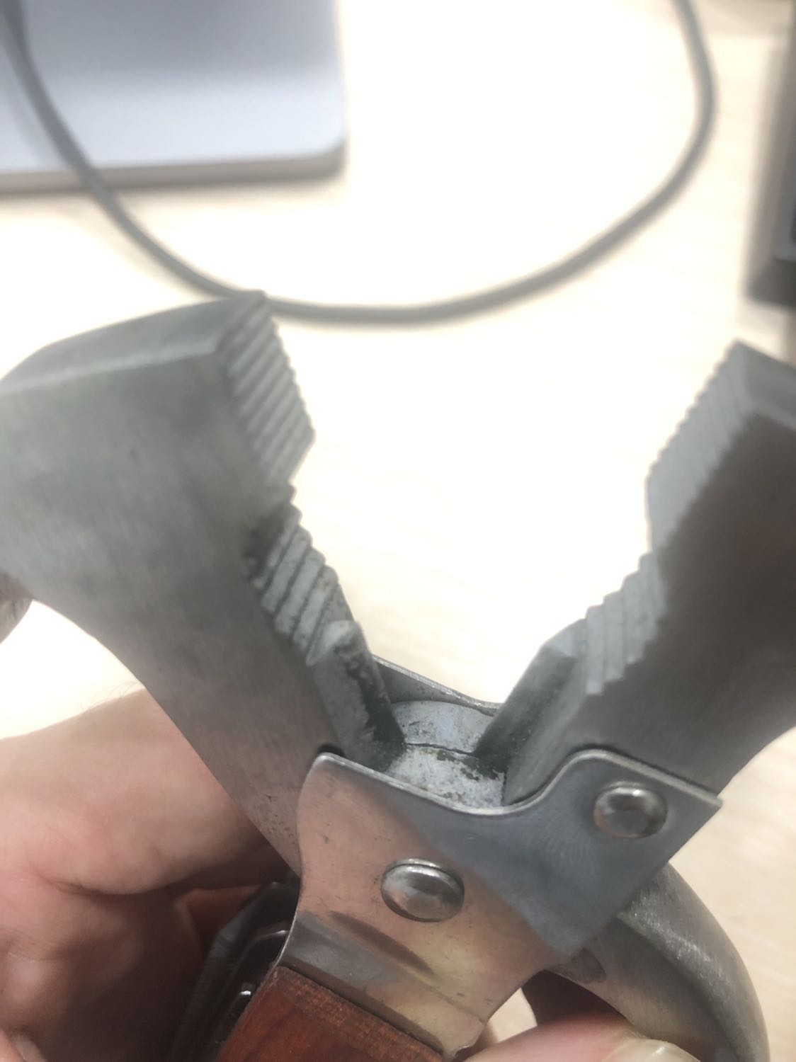 Sản phẩm cũ, bị rỉ sét, hơi thất vọng