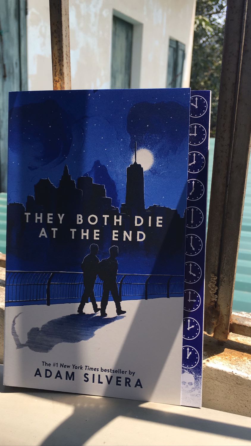 nhận cuốn sách về phải bồi hồi vì bìa nó đẹp mê hồn luônnnnn. nội dung thì không phải bàn 😭😭 khóc ướt gối luôn huhu dù bt trc kết cục rồi