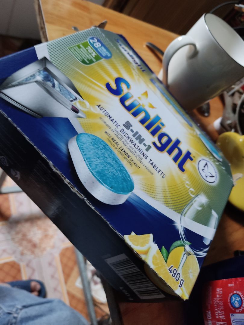 Hình ảnh cả hàng khuyến mại, lúc bán có hàng khuyến mại thì cùng hình ảnh hàng khuyến mại là được, còn lúc ko có hàng khuyến mại thì bỏ hình ảnh sản phẩm và hàng khuyến mại đi