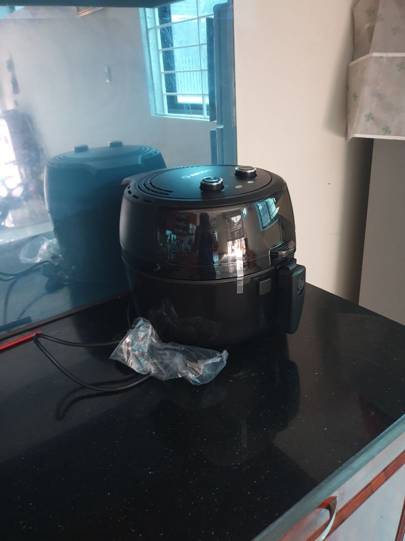 Tiết kiệm thời gian đun nấu, con trai có thể ăn món khoái khẩu mà ko lo nhiều dầu mỡ. Nhưng có 1 điểm mình ko hài lòng là lúc sử dụng nồi kêu hơi to.