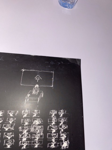 Bìa thì móp méo trầy xước, trang sách thì cắt k đều chỗ lòi chỗ lõm:)) lỗi k nặng nhưng thất vọng *** chưởng