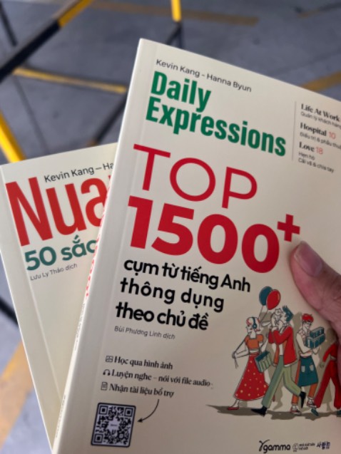 Sách đẹp. Mịn xịn, rất thích màu giấy