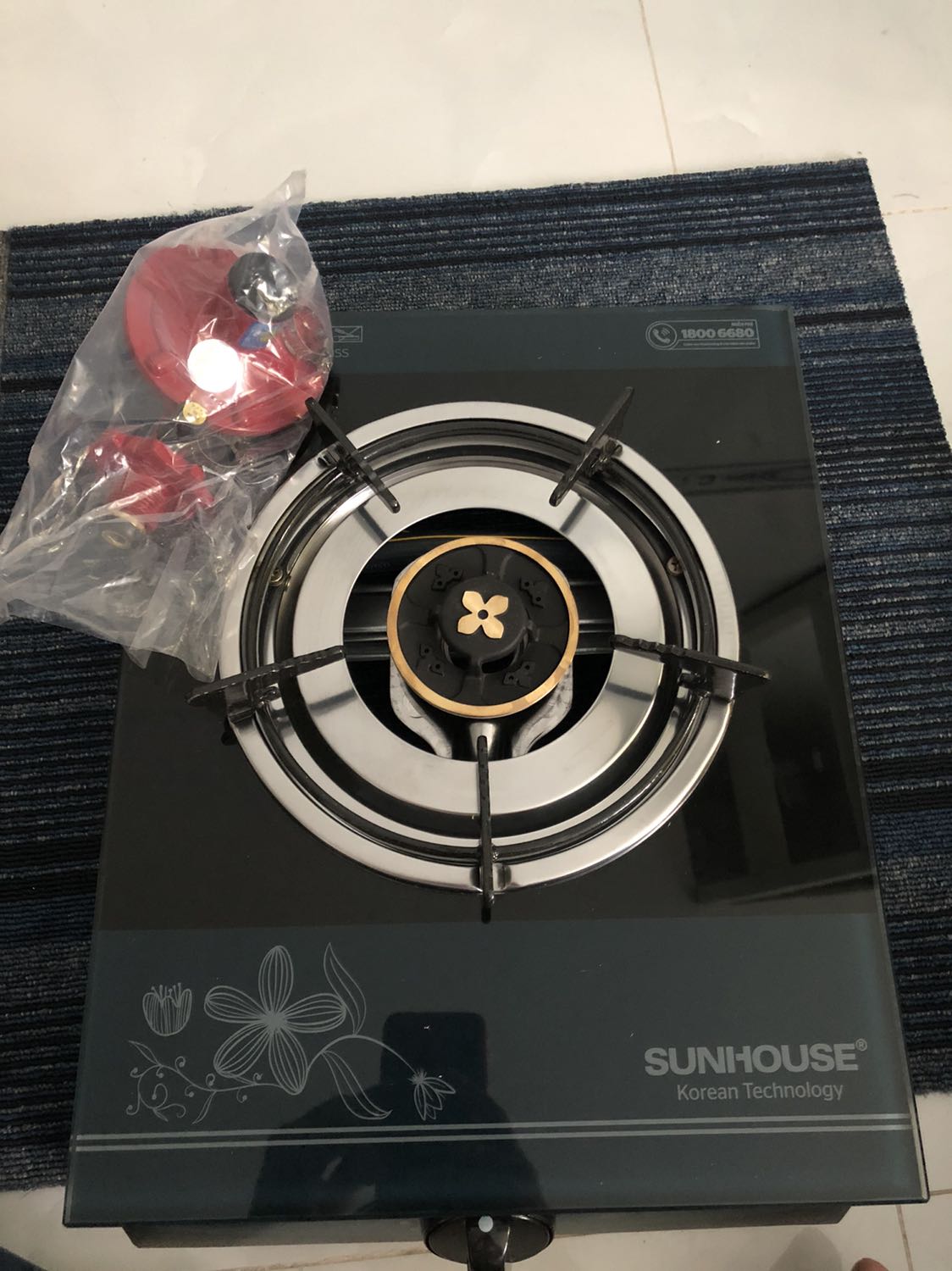 Đơn hàng thể hiện bếp ga và van dây, mà chỉ nhận đc bếp và van, không có dây sao xài được đây Shop?