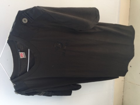 Chất liệu vải mềm, mát. Màu sắc hình dáng y như quảng cáo. Nói thật, mua ơn Tiki mình chưa bao giờ phải kiểm tra hàng(vì tin tưởng); đắt hơn xíu nhưng đổi lại là sự yên tâm. Tuy nhiên áo đặt size xxl hơi rộng xíu(do chủ quan); ủng hộ shop 5 sao, mua tiếp lần sau.!