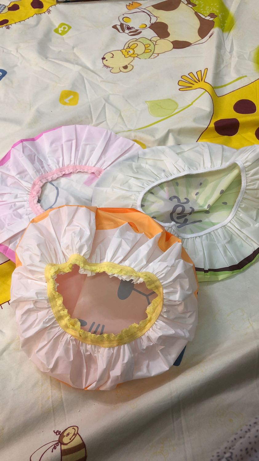 Bộ ba nón trùm tóc dễ thương.... dùng tốt nhé...ok nha mọi người. Bộ ba nón trùm tóc dễ thương.... dùng tốt nhé...ok nha mọi người.