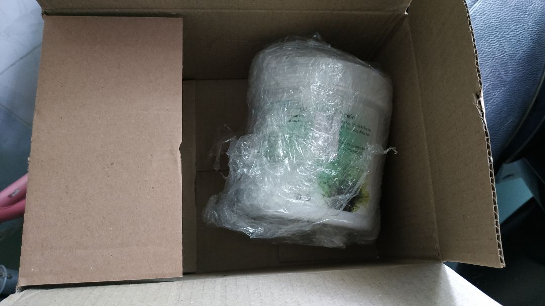 Loại này mình biết và xài từ lâu, nhưng từ khi siêu thị gần nhà ko bán nữa thì ko tìm thấy chỗ khác để mua. May quá giờ thấy dc tiki có. đóng gói kỹ, vận chuyển nhanh. giá quá rẻ cho 1 hũ to đùng. tóc nhuộm và uốn, thì mình rất ưa dùng loại này, giữ nếp tóc và màu nhuộm dc lâu. tóc mềm, ko bị khô xơ. mình dùng thay dầu xả, siêu tiết kiệm! sẽ ủng hộ dài lâu!