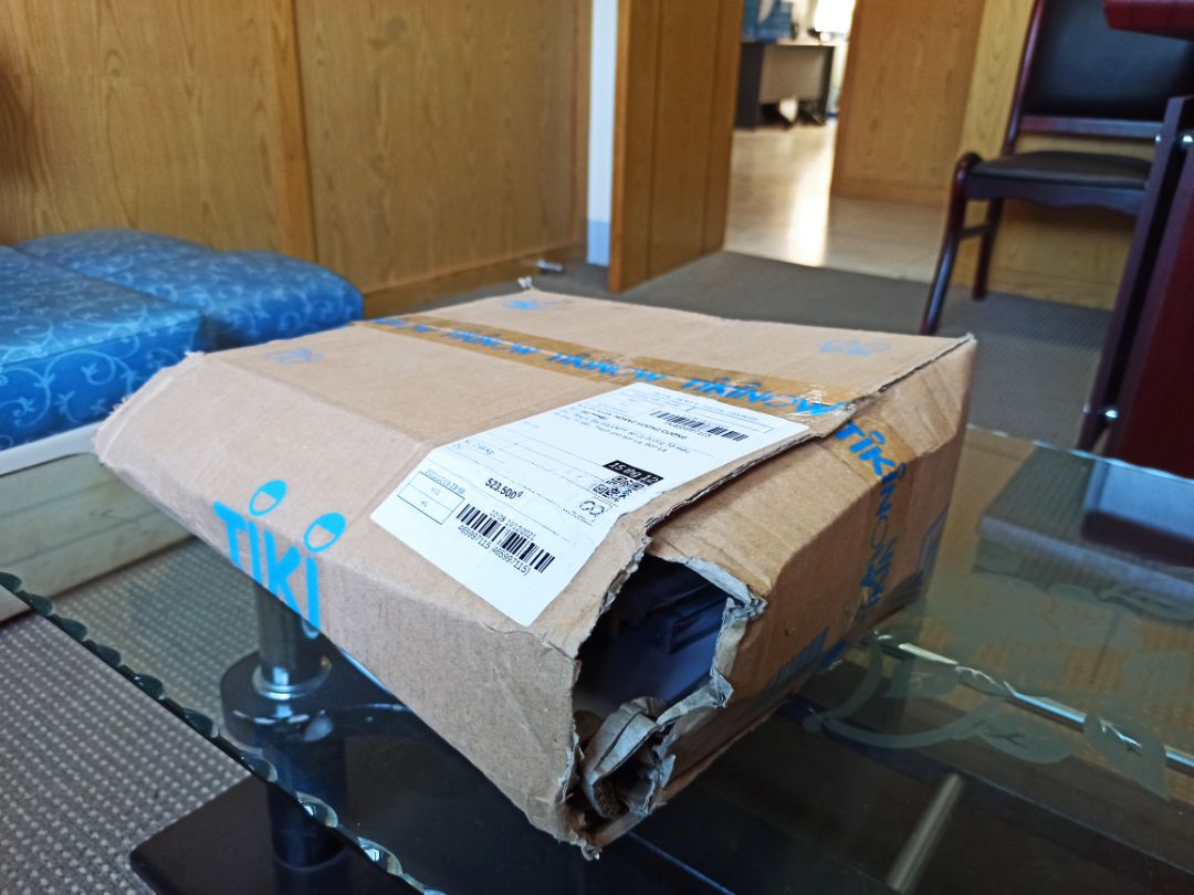 K biết có phải nhiều đơn quá không mà TiKi giao hàng đóng gói quá tệ. Mua hàng nhiều lần và rất tin tưởng khi mua ở Tiki mà lần này thì k OK chút nào, mua sách mà bao bì rách nát, k bọc, k gói gì cả.