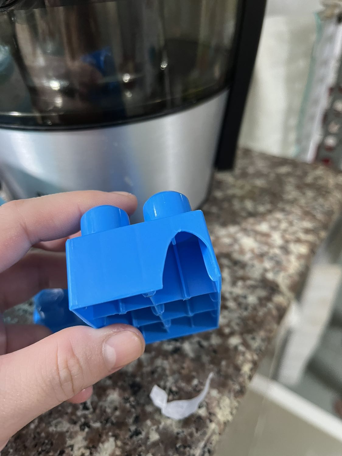 Mới khui đã bể.. ko đáng bao nhiêu nên thôi khỏi đổi