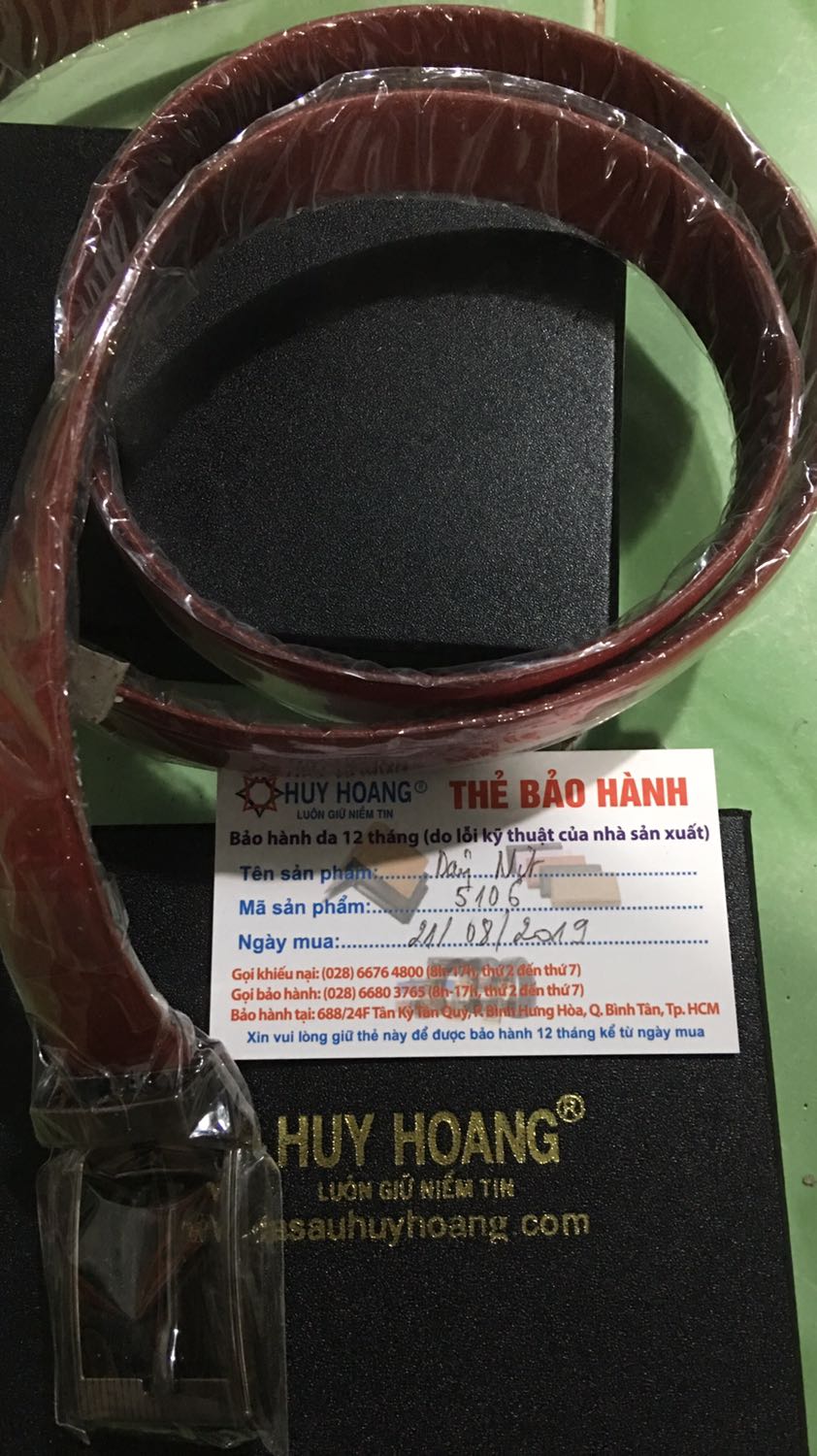 Dây nịt rất đẹp đóng hộp kĩ càng lại có thẻ bảo hành rất đáng tin cậy