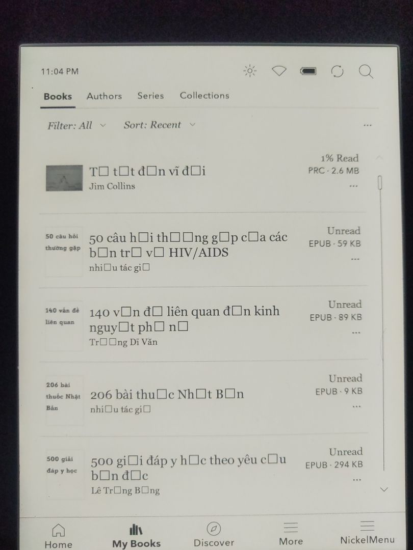 Sau một thời gian sử dụng máy mình có nhận xét như sau: máy không hỗ trợ sách tiếng việt nên hiển thị rất kém, người dùng phải cài font và phần mềm khác để đọc được, máy load sách rất chậm, phần mềm quản lý sách rất tệ, không thân thiện. Việc hiển thị trang sách cũng không tốt như kindle. Còn rất nhiều nhược điểm khác của máy mà không viết ra hết được. Nếu là người chỉ chú tâm vào đọc sách, không thích mày mò cài đặt chương trình thì mình nghĩ nên chọn kindle cho dễ dùng. Được cái màn hình máy rất đẹp, lại hỗ trợ đọc được nhiều kiểu file.
Cho 4 sao là vì khâu đóng gói và giao hàng của của hàng tốt. Còn về phần đặc tính của sản phẩm mình nghĩ rất khó để phù hợp với nhiều người chỉ chuyên đọc sách.