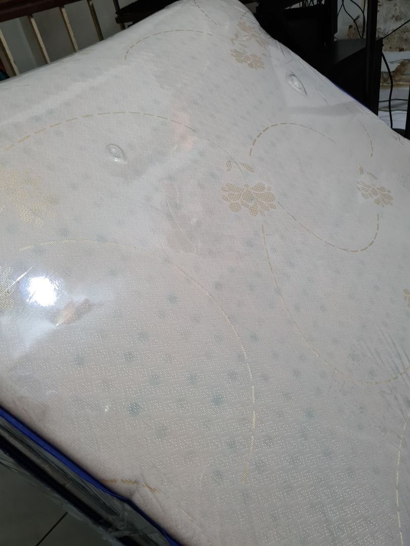 Shop giao hàng rất nhanh, hàng ko cần đóng gói, chưa bung ra sử dụng nhưng thấy phù hợp tầm giá