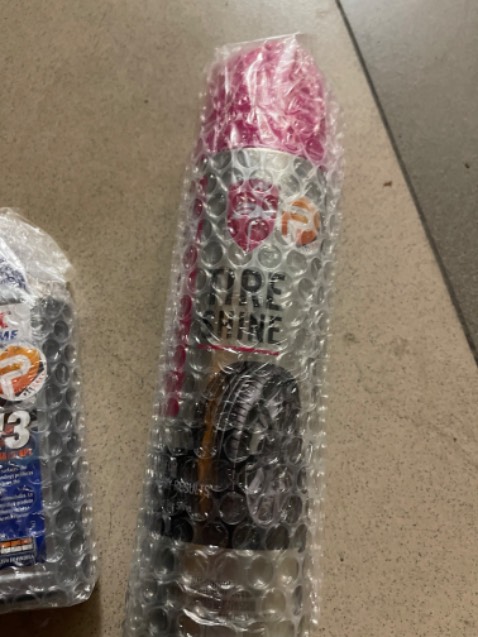 Mùi dễ chịu và cũng khá bóng bám khá lâu!