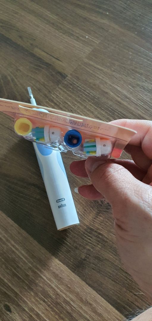 Đầu rất tốt dùng thích chuẩn cho máy Oral B, Shop chu đáo tư vấn cực nhiệt tình còn kèm cả thư cảm ơn rất chill 🙂 cho 5 sao