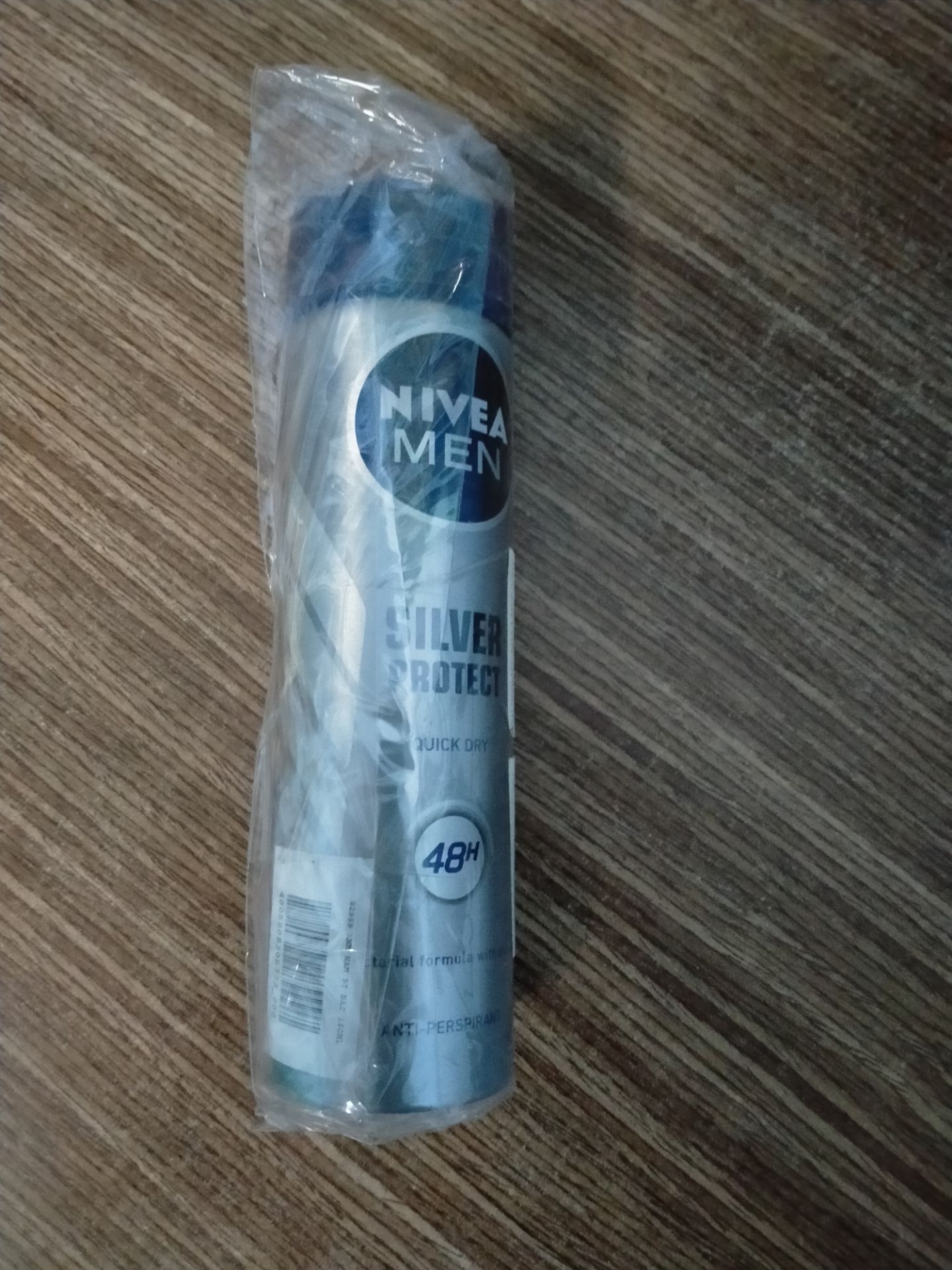 giao hàng nhanh, đóng gói cẩn thận, nói chung mình hài lòng về dịch vụ đóng gói và giao hàng của tiki. Về sản phẩm mình chưa dùng nên chưa thể review.