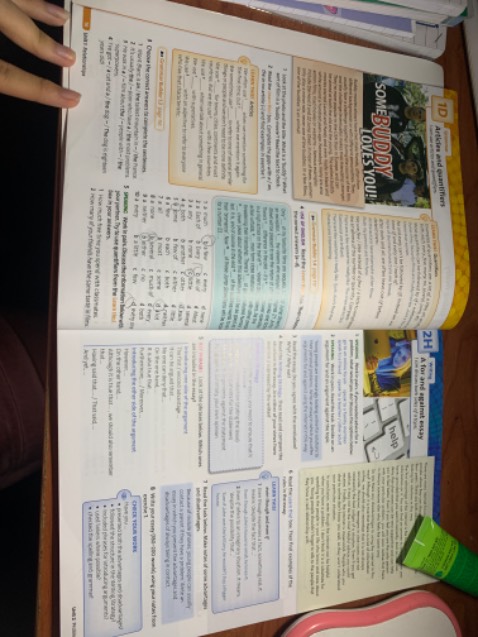 Rất tệ mua sách bị lỗi nhắn shop k rep . Từ 1D nhảy sang 2H luôn mất mẹ mười mấy trang . Tui không hề xé hay đụng vô rách hết nha 😊 . Không hiểu sao app bị qq j đánh giá có video vs hình luôn mà vô xem lại đánh giá k có