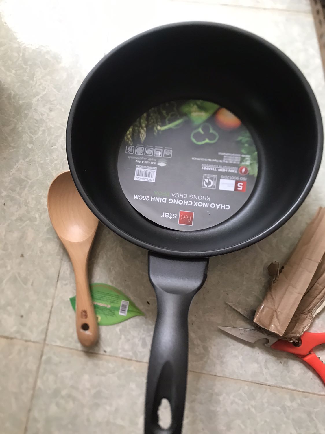 Hàng đẹp,dày,nặng tay,thích nhất lòng chảo đáy phẳng lì lun.giá cả cũng hợp lý.giao hàng hoi chậm.tu lúc đặt hàng den luc nhận đúng 1tuần.