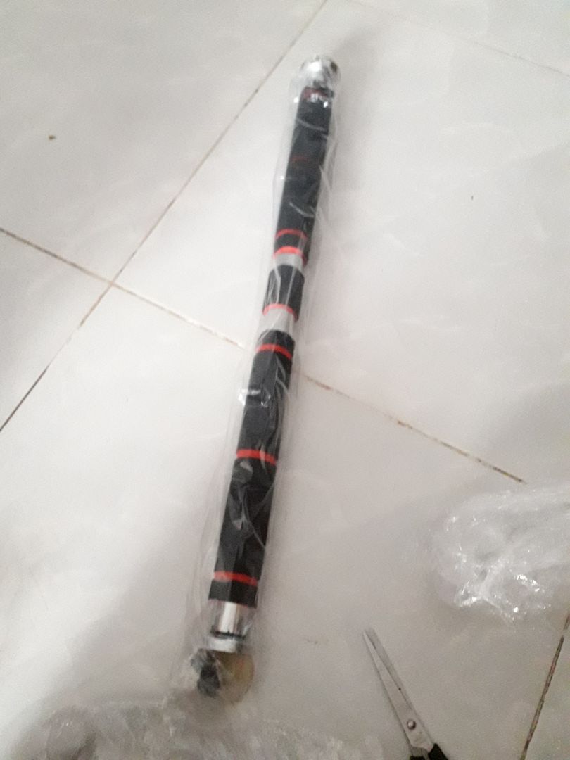 Chất lượng tốt, giống hình ảnh trên shop đăng, gói hàng cẩn thận. Có con ốc để bắt cố định và miếng cao su đầy đủ. Bao tay được, giá cả hợp lý nói chung là shop bán đồ ok.